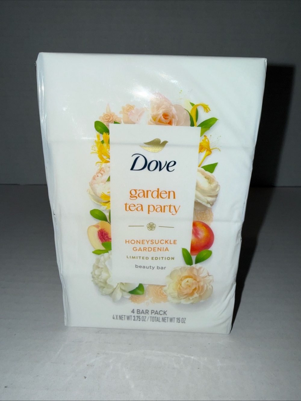 Dove Garden Tea Party Honeysuckle Gardenia Beauty Bars - White